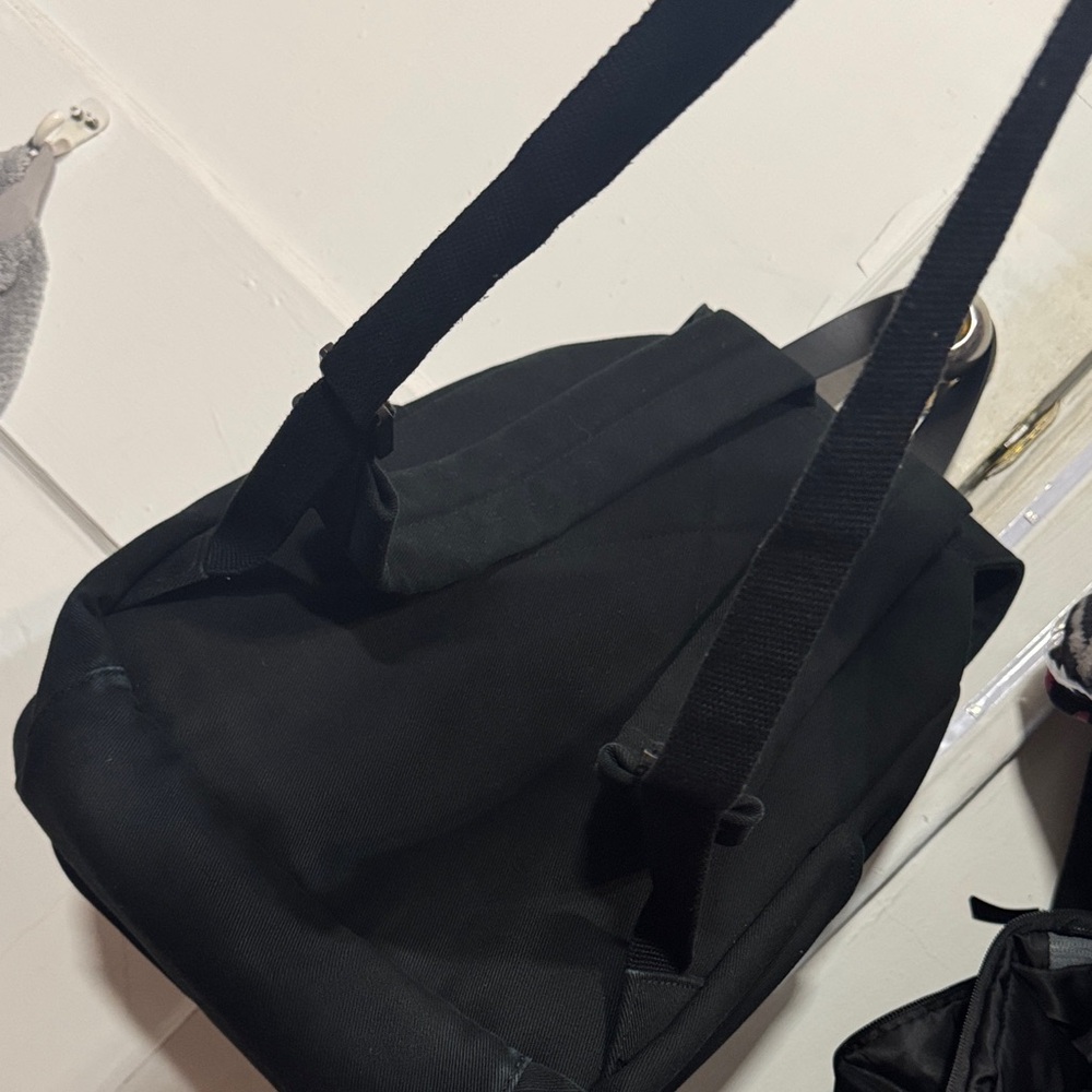 Everlane Backpack - Picture 3 of 15